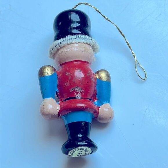 Lot of 3 vintage wooden soldier/nutcracker ornaments - Picture 3 of 9